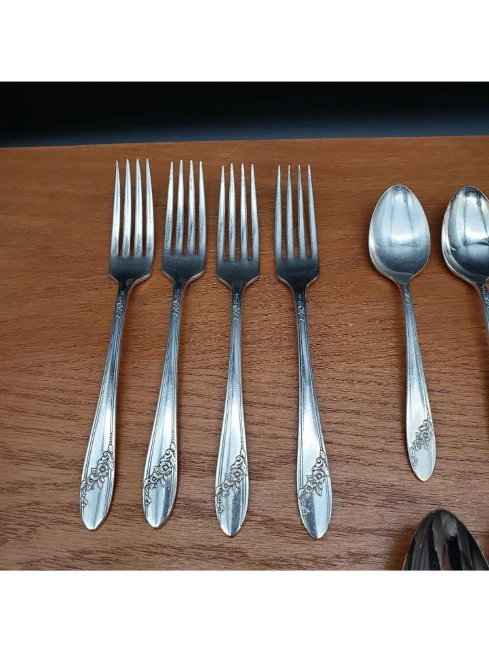 Tudor Plate Queen Bess II Flatware Set 4 Place Settings 20 Pc Oneida Silverplate